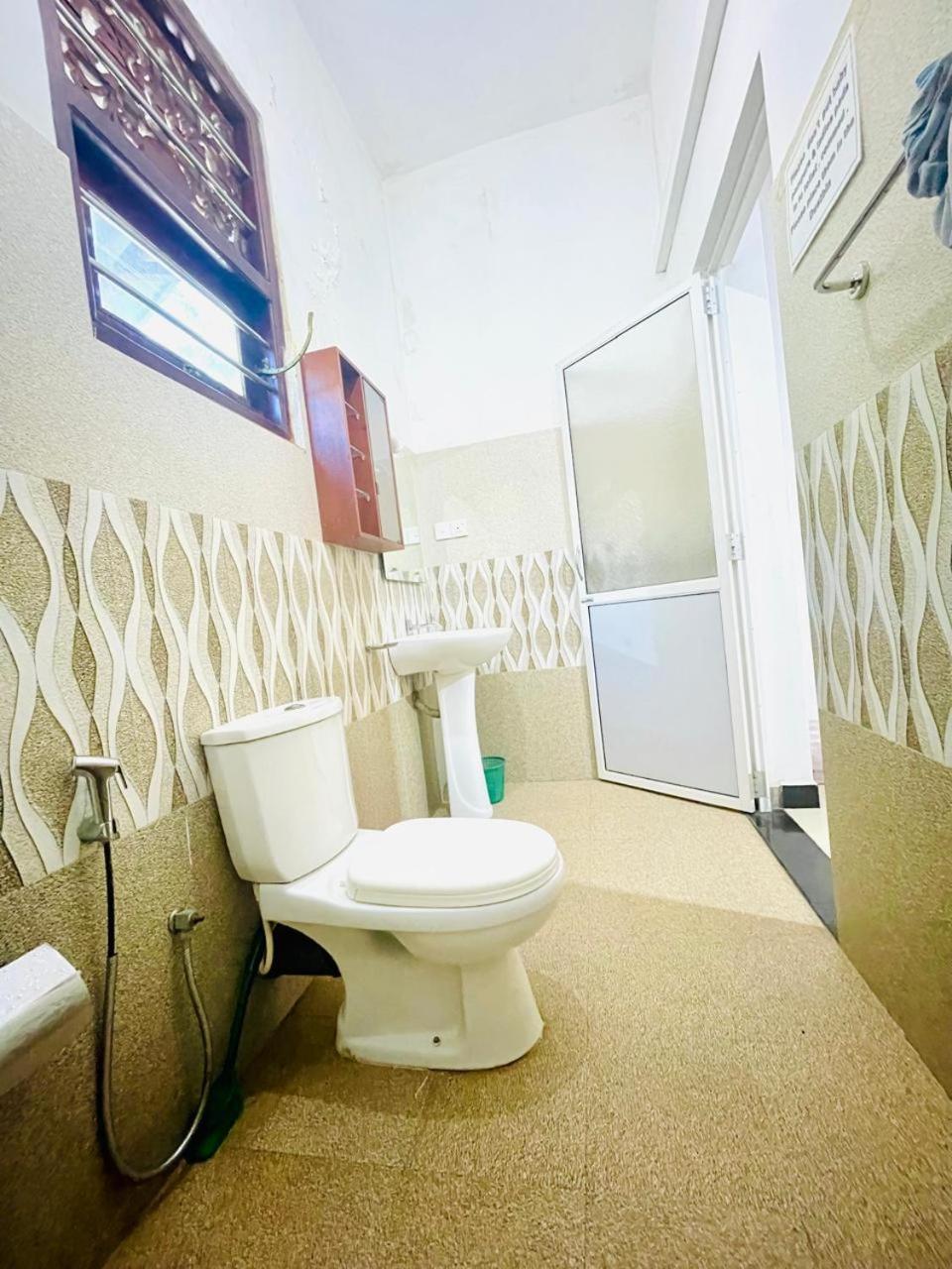 White Horse Hotel ฮิกคาดูวา ภายนอก รูปภาพ